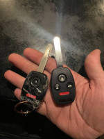 AUTO LOCKSMITH π LOCKOUTS - LOST KEYS - REMOTE PROGRAMMING FOBS