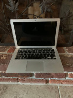 Early 2014 MacBook Air i5 with New Battery!
