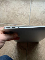 Early 2014 MacBook Air i5 with New Battery!