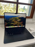 MacBook Air M2 13” 8GB 256GB Midnight color Brand New