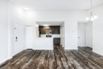 Microwave, Shimmering Swimming Pool, 1/bd