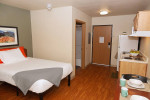 Air Conditioning, Postal Services, Close to Shopping