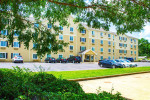 Air Conditioning, Postal Services, Close to Shopping