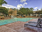 1B/1B, Outdoor Grilling Station, Free Parking