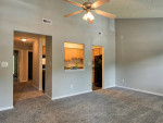 In Yorktown VA, On-site laundry facilities, 2/bd 2/ba