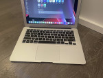 Macbook Air 13” 2017 / Perfect for School / Works Great