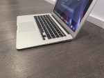 Macbook Air 13” 2017 / Perfect for School / Works Great