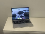 Macbook Pro 13” 2017  /16 GB Ram / Great for Video editing