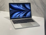 2017 MacBook Pro 13"  – 16 GB Ram –  Software Included