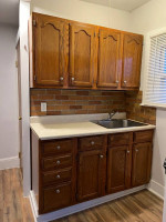 Small 1 Bdr 2nd floor apt