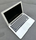 Apple MacBook Air Model A1465 11.6" -Intel Core i5 1.6 GHz 4GB 120GB
