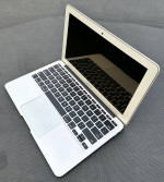 Apple MacBook Air Model A1465 11.6" -Intel Core i5 1.6 GHz 4GB 120GB