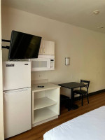 Laundry Facility, Microwave, Close to Freeway