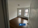 Very specious and NO-FEE apartment!