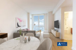 Huge and NO-FEE apartment!