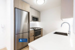 Huge and NO-FEE apartment!