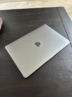 APPLE MACBOOK PRO 13" Touch Bar 2.8Ghz Quad Core i7, 16GB Ram, 1TB SSD