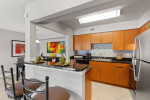 3 habitaciones, quiosco de información interactivo, barra de desayuno