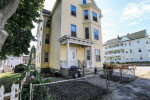 West Side. Great Area, Beautiful 1 BR, 2nd floor, heat/hw incl