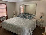1 Bedroom / 1 Bathroom / Full Kitchen