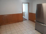Small 2bdrm, AC,stainless,lighting, March 1st,parking,laundry