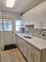 2 BEDROOM APARTMENT BROADWAY @ 48STREET