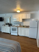 Junior Suite Full Kitchen Apply Now!!!