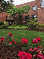 Near major public transit and buslines! Great for commuters!