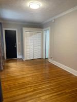#81 Make yourself at home in your one-bedroom historic downtown apt!