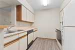 Toledo-Beautiful 2 Bed 1 Bath Upper