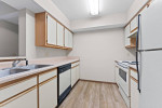 Toledo-Cozy 2 Bed 1 Bath Upper