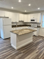 ARLINGTON CENTER** NEW HUGE 2 LEVEL ONE BED~--DECK~NO FEE