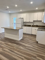ARLINGTON CENTER** NEW HUGE 2 LEVEL ONE BED~--DECK~NO FEE