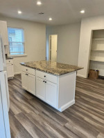 ARLINGTON CENTER** NEW HUGE 2 LEVEL ONE BED~--DECK~NO FEE