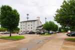 Free Premium Cable TV, WiFi Access, Full Kitchenettes