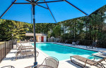 Happiness awaits you! 2 bed, 2 bath, 984 sqft!