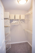1 Bed / 1 Bath. You'll love our convenient location! Walk to campus!