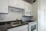 Spacious studio with 24hr doorman & huge gym, pool, sundeck