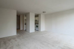 Spacious studio with 24hr doorman & huge gym, pool, sundeck