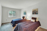 Wonderful 2 bed / 2 bath in prime location! Close to everything!
