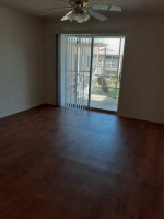 Work w/Low Credit/ 1 or 2 Bedrooms /Large screened lanais