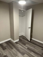 Off Street Parking (fees apply), Walk to Shops, 3bd 1ba