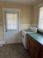 Charming older home minutes to beaches