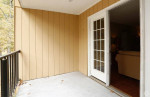 Convenient 2 bed / 1 bath apt located by public transportation