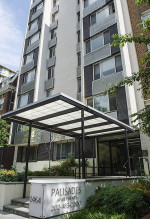 BRIGHT SPACIOUS STUDIO IN GREAT LOCATION!!