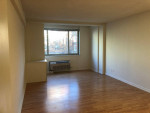 BRIGHT SPACIOUS STUDIO IN GREAT LOCATION!!