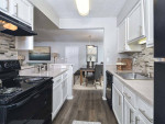 Beautiful 1 Bed / 1 Bath Layout, Tons of Light. Call for a Tour!