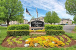 2 BR/2 BA that'll make your pet's tail wag! Pet-loving community.
