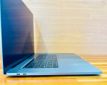 MacBook Pro 16” 2019 2.3Ghz 8core i9 16GB RAM 1TB SSD AMD Radeon Pro