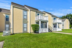 We have the wonderful 2 bed/1 bath you’ve been waiting for!